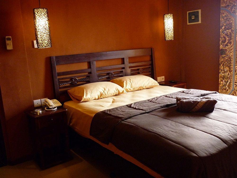 Bemo Corner Guest House Кута Екстер'єр фото