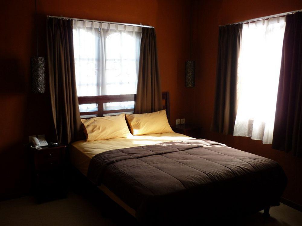 Bemo Corner Guest House Кута Екстер'єр фото